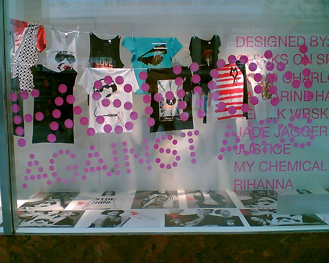 âFashion Against Aidsâ? Auslage, H&M, KärntnerstraÃe Wien
