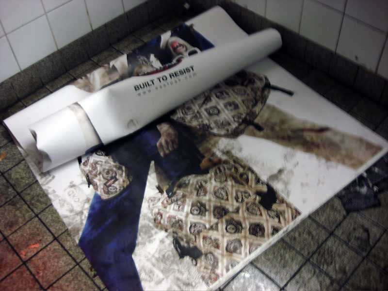 Passendes Product-Placement von Eastpak - Absicht? Passendes Product-Placement von Eastpak - Absicht?