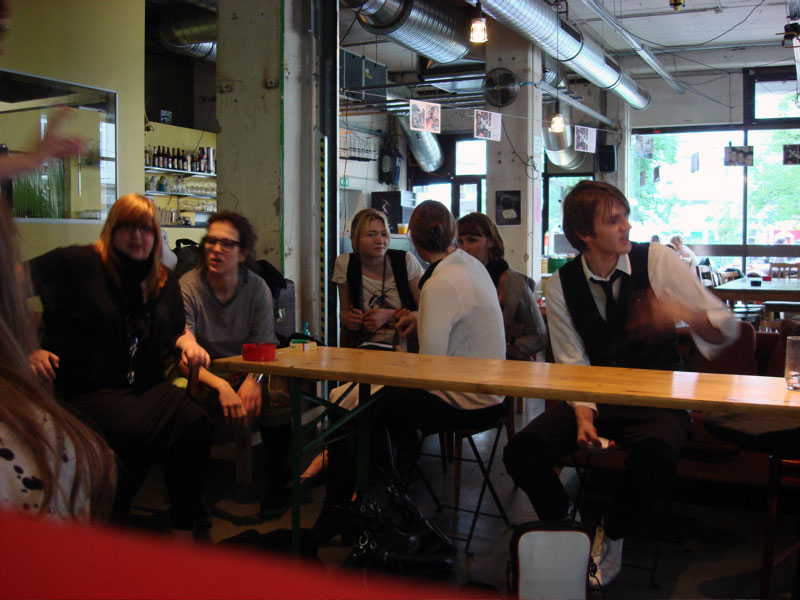 FashionblogerInnen-Treffen im werkzeugH am 9.5.08 FashionblogerInnen-Treffen im werkzeugH am 9.5.08