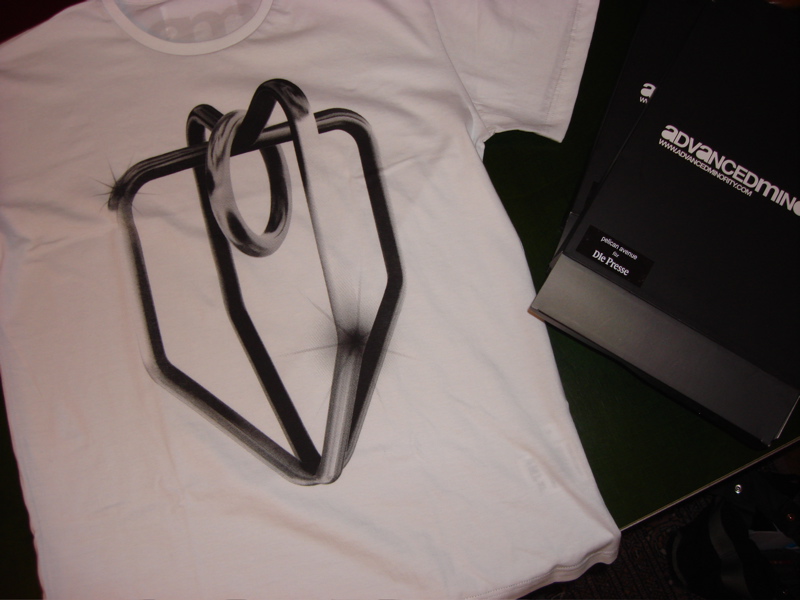 Shirt mit Druck von pelican avenue Shirt mit Druck von pelican avenue