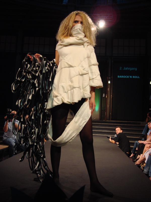 Erika ist fast immer auf dem Heimweg... Erika ist fast immer auf dem Heimweg...