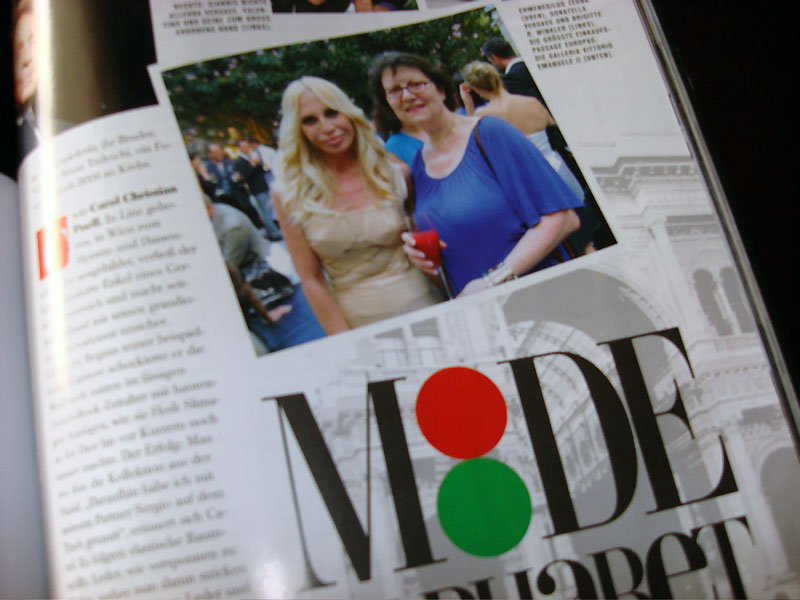 Donatella Versace mit Brigitte Winkler, flair Ausgabe Juli/August 2008 Donatella Versace mit Brigitte Winkler, flair Ausgabe Juli/August 2008