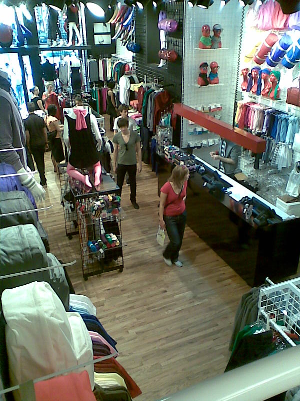 American Apparel, Wien, Mariahilferstraße 22-24