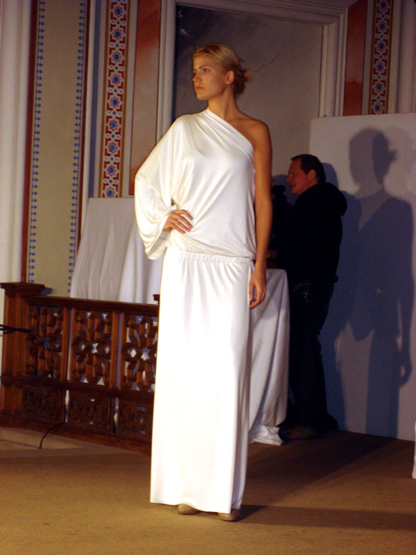 Elfenkleid, Black & White