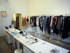 Song Check Out Room Extreme im ehemaligen Acne Studio Song Check Out Room Extreme im ehemaligen Acne Studio