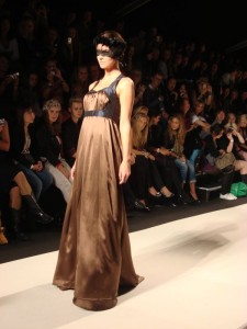 Elfenkleid: Kollektion "Federnball" Elfenkleid: Kollektion "Federnball"