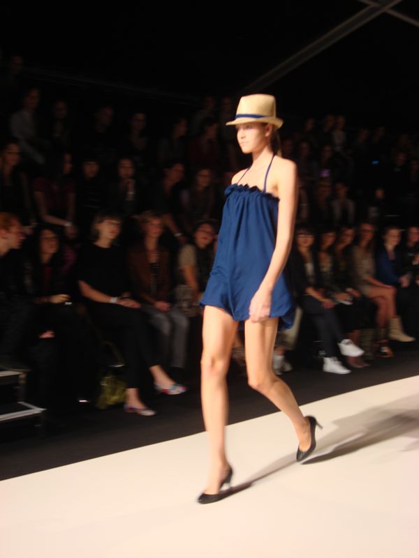 Barbara Habig (Hüte) & Alexandra Trummer (Mode) Barbara Habig (Hüte) & Alexandra Trummer (Mode)