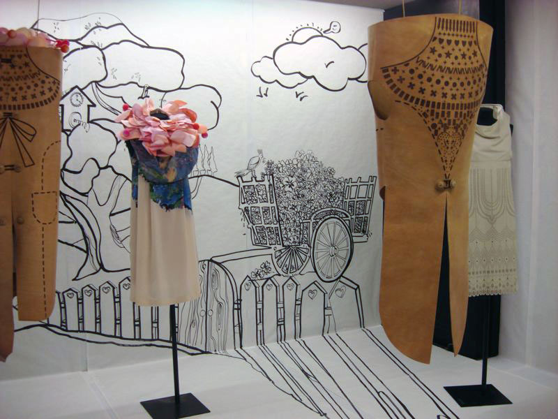 Karisia Paponi, Installation Karisia Paponi, Installation