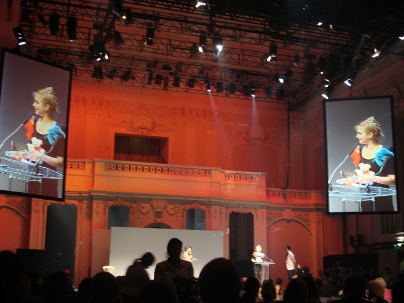 Kira Stachowitsch erhielt den Preis für Modejournalismus