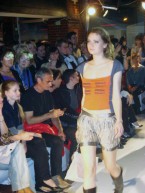 Fashionshow "Querschnitt", Modekolleg Herbsstraße, 2010, Modell von Johanna Klaus