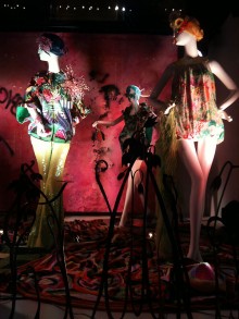 Manish Arora Installation, Swarovski Flagship Store Wien, kuratiert von Gerda Buxbaum