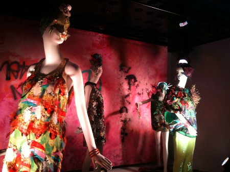 Manish Arora Installation, Swarovski Flagship Store Wien, kuratiert von Gerda Buxbaum