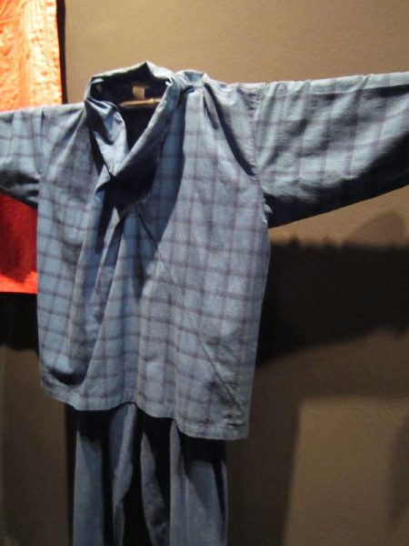 Ausstellung "Mehr als Mode", Hemd mit Hose, 1974, Issey Miyake