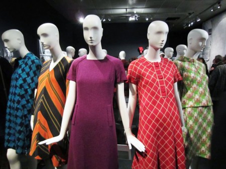 Ausstellung "Mehr als Mode", Modelle aus der hauseigenen Produktion der Boutique Etoile